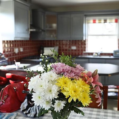 Seascape On The Edge Of Town: 4 Beds All Ensuite. 벨물릿 외부 사진