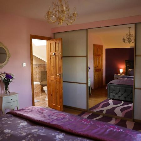 Seascape On The Edge Of Town: 4 Beds All Ensuite. 벨물릿 외부 사진