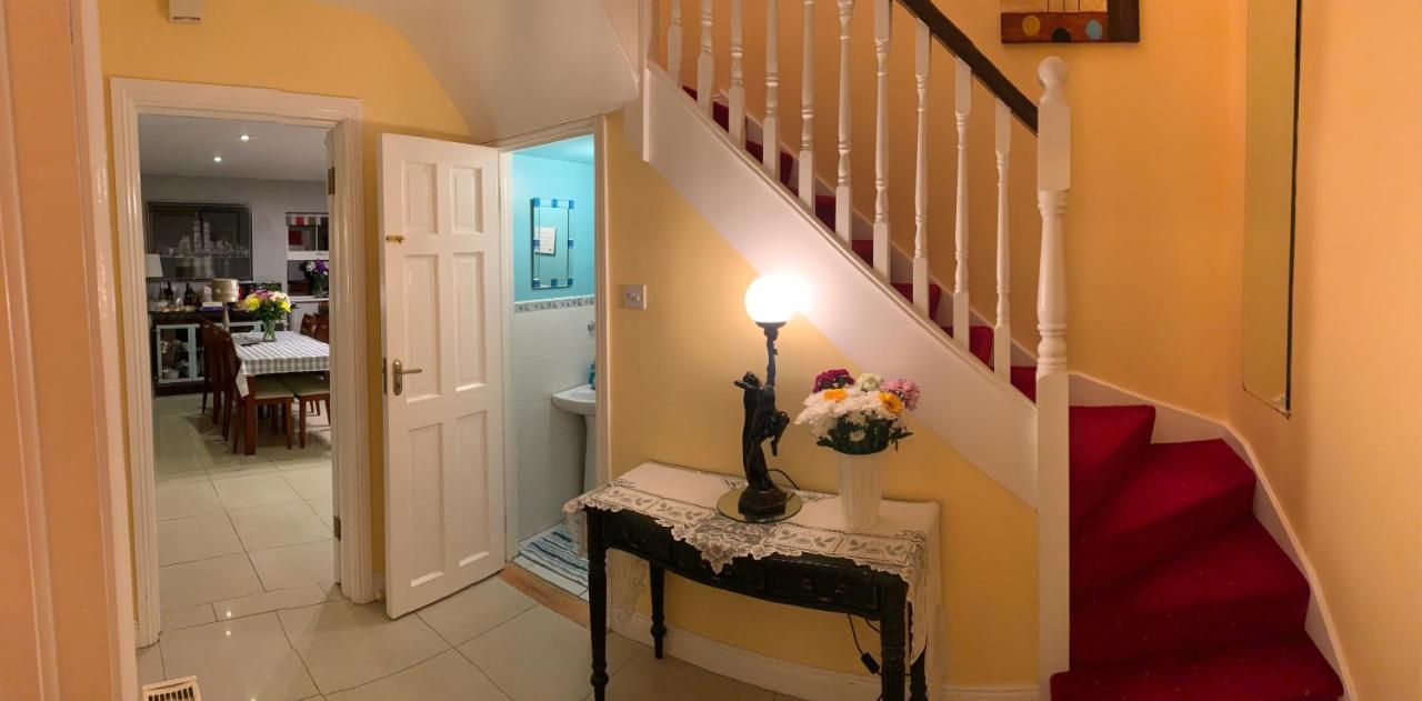 Seascape On The Edge Of Town: 4 Beds All Ensuite. 벨물릿 외부 사진