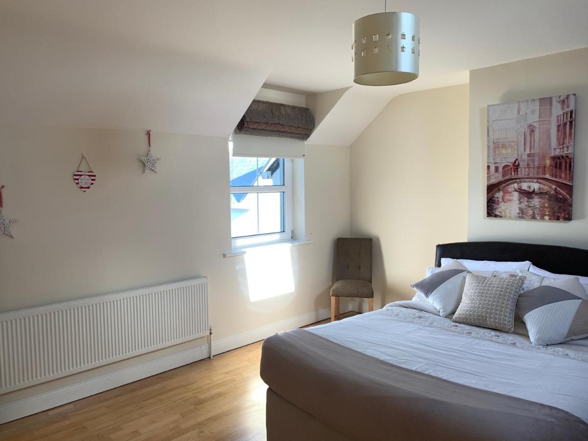 Seascape On The Edge Of Town: 4 Beds All Ensuite. 벨물릿 외부 사진