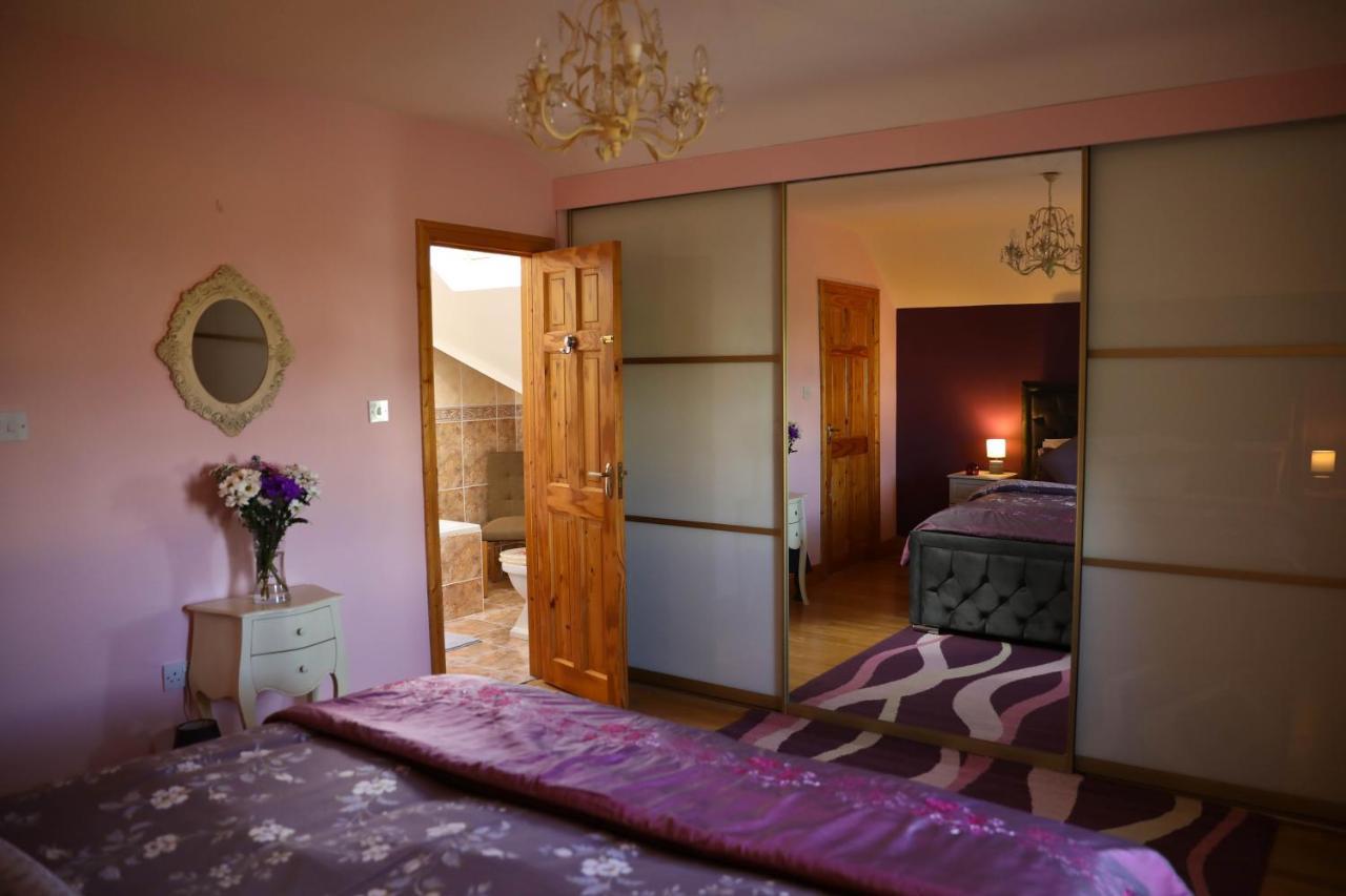Seascape On The Edge Of Town: 4 Beds All Ensuite. 벨물릿 외부 사진